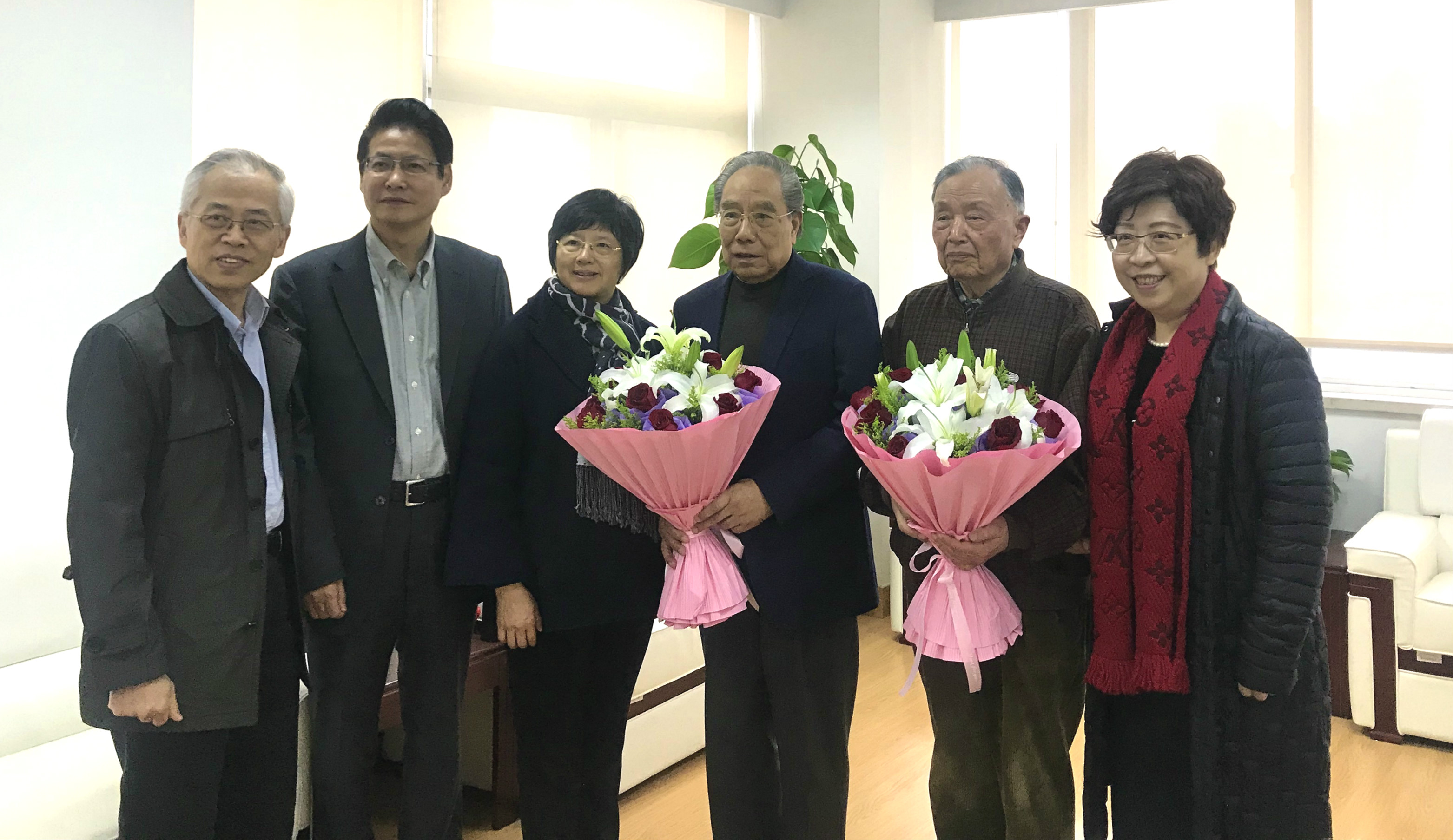 上海市副市长宗明一行慰问世界杯官网朱南孙、严世芸、蔡淦三位名老中医